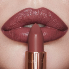 Ruj de buze Charlotte Tilbury Matte Revolution Nuanta Pillow Talk Intense foto