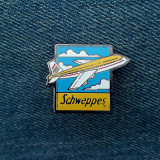 Insigna Schweppes / pin bauturi racoritoare , avion aviatie