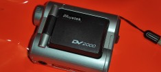 CAMERA VIDEO - MUSTEK DV 2000 ( nu e probata ) cadou - camera auto din poze ( defecta ) pt. decor