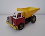 JUCARIE VECHE MASINUTA CAMION BASCULANTA, CHINA, MF 169, DUMP TRUCK