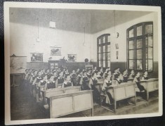 Fotografie tip carte postala, necirculata, Scoala de Fete din Bucuresti, clasa I 1935
