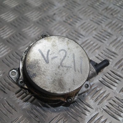 Pompa de vacuum AUDI A6 4F2, C6 2006 OEM: 057145100T | 2062563 foto