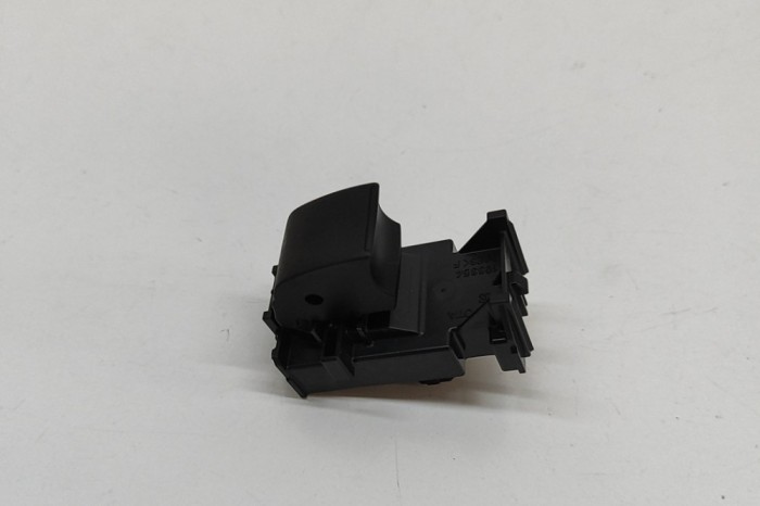 Buton geam ușă dreapta spate TOYOTA YARIS CROSS MXP_ 2023 OEM: 84810-02260 | 32003087
