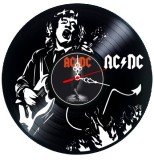 Ceas de perete decorativ realizat din disc de vinil, Model AC/DC Angus Young Rock Flacari, Negru, 30 cm