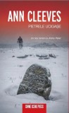 Roman Pietrele ucigase Jimmy Perez Carti politiste Fictiune Crime Scene Press Paperback brosat