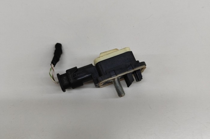 Senzor de impact lateral dreapta BMW 4 Coupe F32, F82 2015 OEM: 9217711 30438355