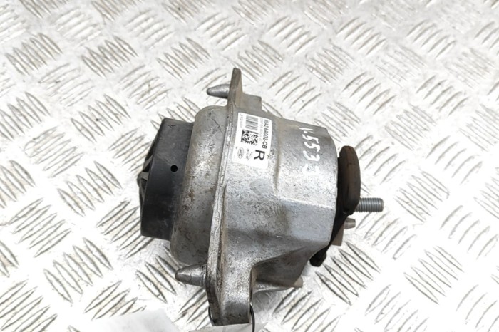 Suport motor dreapta LAND ROVER RANGE ROVER VELAR L560 2023 OEM: M8A2-6A002-CB | 31618856