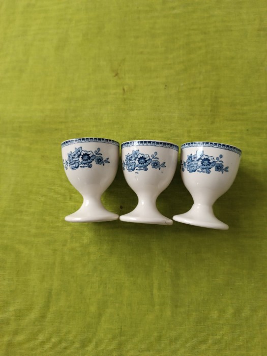 Portelan Johnson Bros Old Britain Castles, 3 suporturi pentru oua