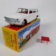 Macheta Simca 1500 Break + masa - Dinky Toys