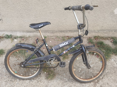 Bicicleta veche BMX. Bicicleta de colectie, anii &amp;#039;90. foto