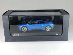 Macheta originala Bmw i8 scara 1:43 foto