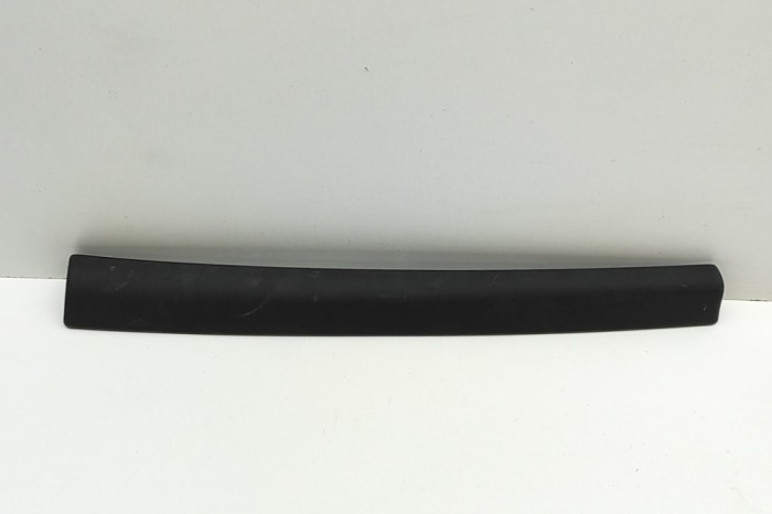 Ornament inferior planșa de bord MASERATI LEVANTE SUV M161 2016 OEM: 670067026 30752448