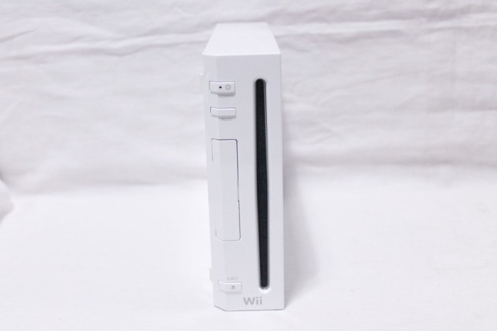 Consola Nintendo Wii RVL-001(EUR) PAL cu porturi Gamecube - doar consola