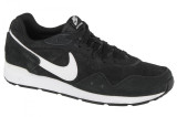 Cumpara ieftin Pantofi pentru adidași Nike Venture Runner Suede CQ4557-001 negru, 44, 44.5