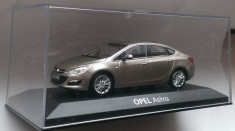 Macheta Opel Astra J Sedan (Berlina) 2012 auriu - Minichamps 1/43 foto