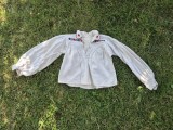 Camasa / Ie veche din panza groasa, brodata manual cu floricele marunte, port popular din zona Chioar - Lapus, marime S / M