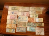Lot nr. 9 : Mixt de bancnote Romania si alte state