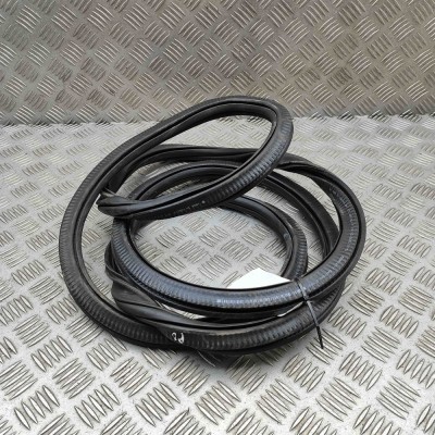 Garnitura ușă dreapta față VW TAYRON R41 2024 OEM: 571867911F foto