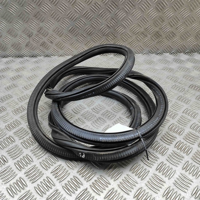 Garnitura ușă dreapta față VW TAYRON R41 2024 OEM: 571867911F