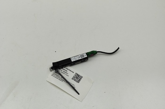 Amplificator de antena VW PASSAT Variant B7 365 2012 OEM: 3AF035552M,6Q0035576D | 31045783