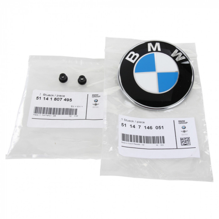 Set Emblema Spate Oe Bmw Seria 3 E92 2005-2013 51147146051 + 2 Buc Bucsa Prindere Emblema Oe Bmw 51141807495