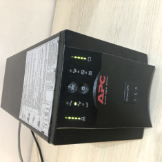 APC Smart-UPS 750VA USB Serial Port 230V AVR unda sinusoida pura