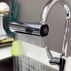 Adaptor universal anti-stropire pentru robinet foto