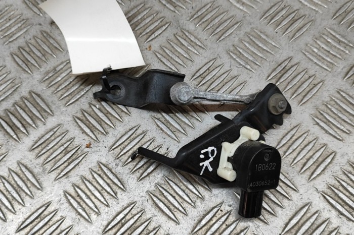 Senzor de nivel &icirc;nălțime st&acirc;nga față HONDA CIVIC X Hatchback FC_, FK 2021 OEM: 51820-TGH-A01 | 27185505