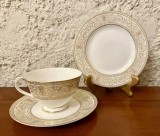 SET DE 3 PIESE DIN PORTELAN ENGLEZESC- MARCAJ ROYAL DOULTON- ENGLISH FINE BONE CHINA- SOVEREIGN
