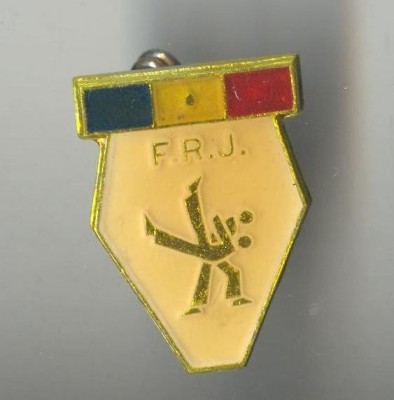 Insigna veche Federatia Romana de JUDO , varianta aluminiu foto