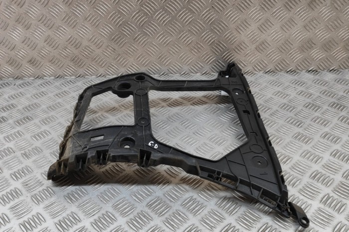 Suport bara de protecție dreapta spate AUDI Q7 4M 2018 OEM: 4M0807454A 30420196