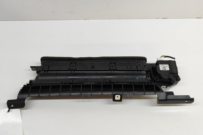 Gura de ventilație planșa de bord TESLA MODEL 3 2021 OEM: 1083320-00-F 28258591
