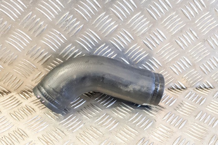 Furtun intercooler dreapta VOLVO XC90 II 2019 OEM: 31422095 | 11292723