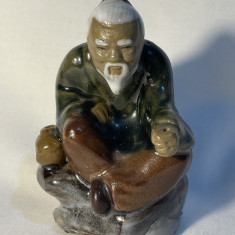 Sculptura in ceramica infatisand un pescar, sfarsit de secol 20, China