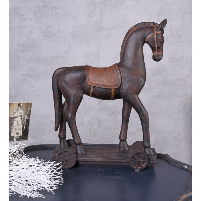 Statueta din rasini cu un cal CW211