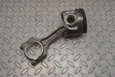 Piston VOLVO V40 Hatchback 2017 23899065 foto