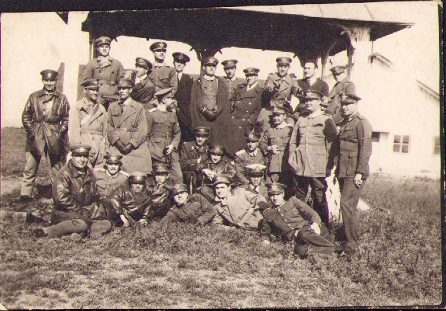 HST M139 Poză ofițeri rom&acirc;ni de aviație anii 1930