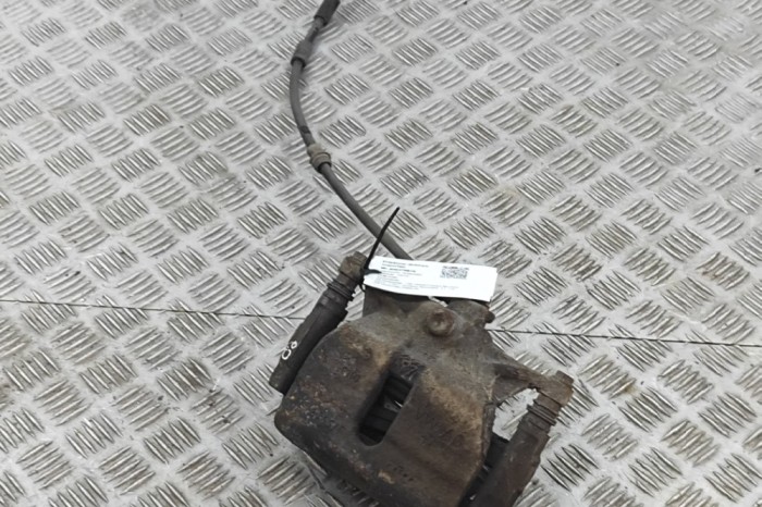 Etrier de fr&acirc;nă dreapta față VW PASSAT Variant B8 3G5 2017 OEM: 8V0615124D 30370878