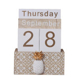 Calendar din Lemn, 11 x 6 x 14 cm, Ananas