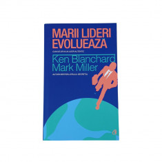 Carte dezvoltare personala, &bdquo;Marii lideri evolueaza&rdquo;, albastru, hartie, 20 x 12.5 cm, autori Ken Bla