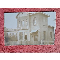 Fotografie tip carte postala, casa inceput de secol XX