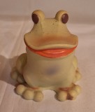 BROSCUTA - figurina din cauciuc - Jucarie rara Aradeanca anii 1970