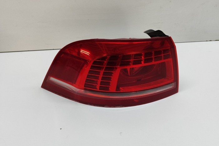 Lampa spate st&acirc;nga VW PASSAT Variant B7 365 2014 OEM: 3AF945207B 30781870
