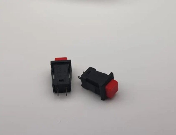 Push Buton fara retinere &quot;NO&quot; plastic 14x14x20mm 1A/250V