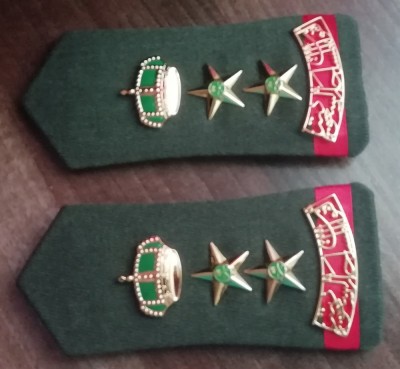 M3 C4 - Grade militare - straine -general doua stele - Arabia Saudita foto