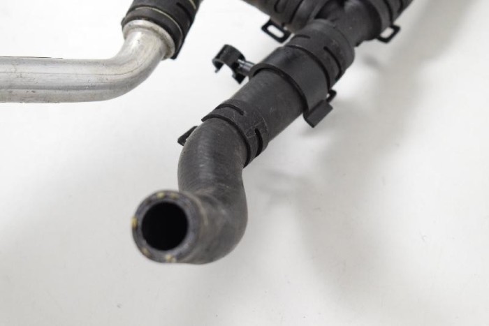 Furtun VW TOUAREG 7P5 2010 OEM: 057121163C 3361426