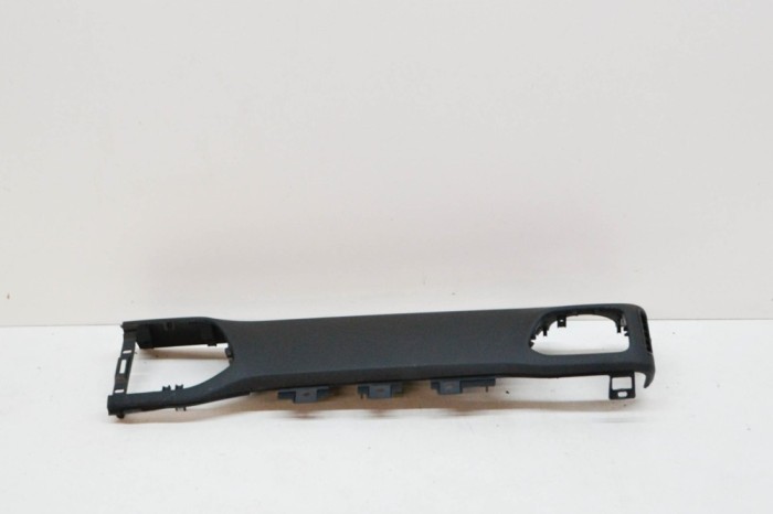 nerasta RENAULT MASTER III Furgon FV 2020 OEM: 682116715R 17147974