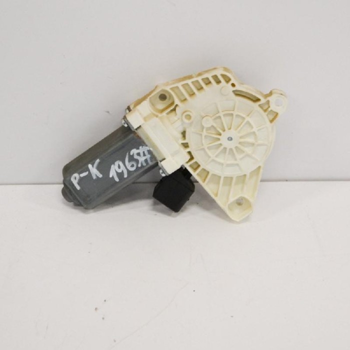 Motor macara geam ușă st&acirc;nga față MERCEDES-BENZ CLA Coupe C117 2013 2625783