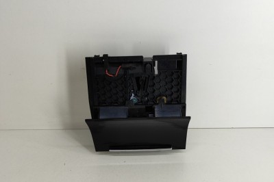 Scrumiera SKODA SUPERB III 3V3 2018 OEM: 3V1863077,3V1863077A,3V2863077,3V2863077A 27890036 foto