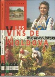 Cumpara ieftin Les Vins De Moldova - Gert Crum: Une Renaissance (1993), carte in Franceza despre vinurile Moldovei, editura Wines of Moldova, 128 pagini